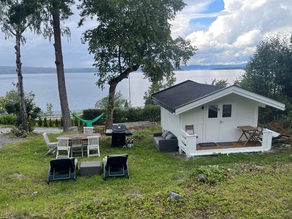 Nice Apartment With1 Bedroom Separate Living Room With A Sofa Bed And A Tiny Kitchen A Bathroom Located In Nordstrand Near By The Sea For 3 Guests With A Garden And Grill 5 Extra Guests With Extra Cost In The Cabin With Sea View Just Outside The Apar ออสโล ภายนอก รูปภาพ